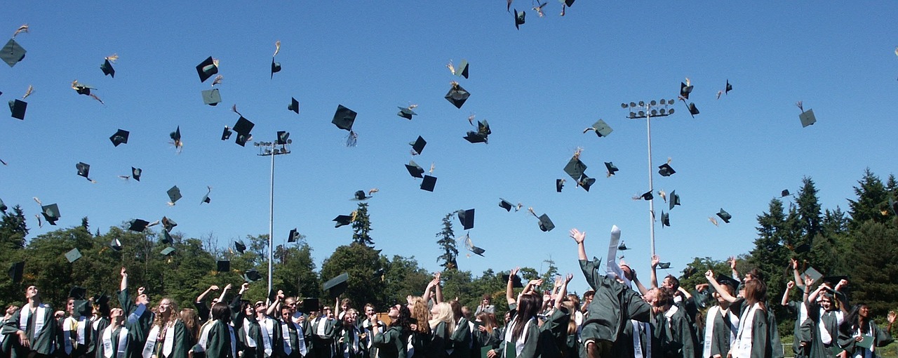 degree graduation - Afbeelding van Gillian Callison via Pixabay
