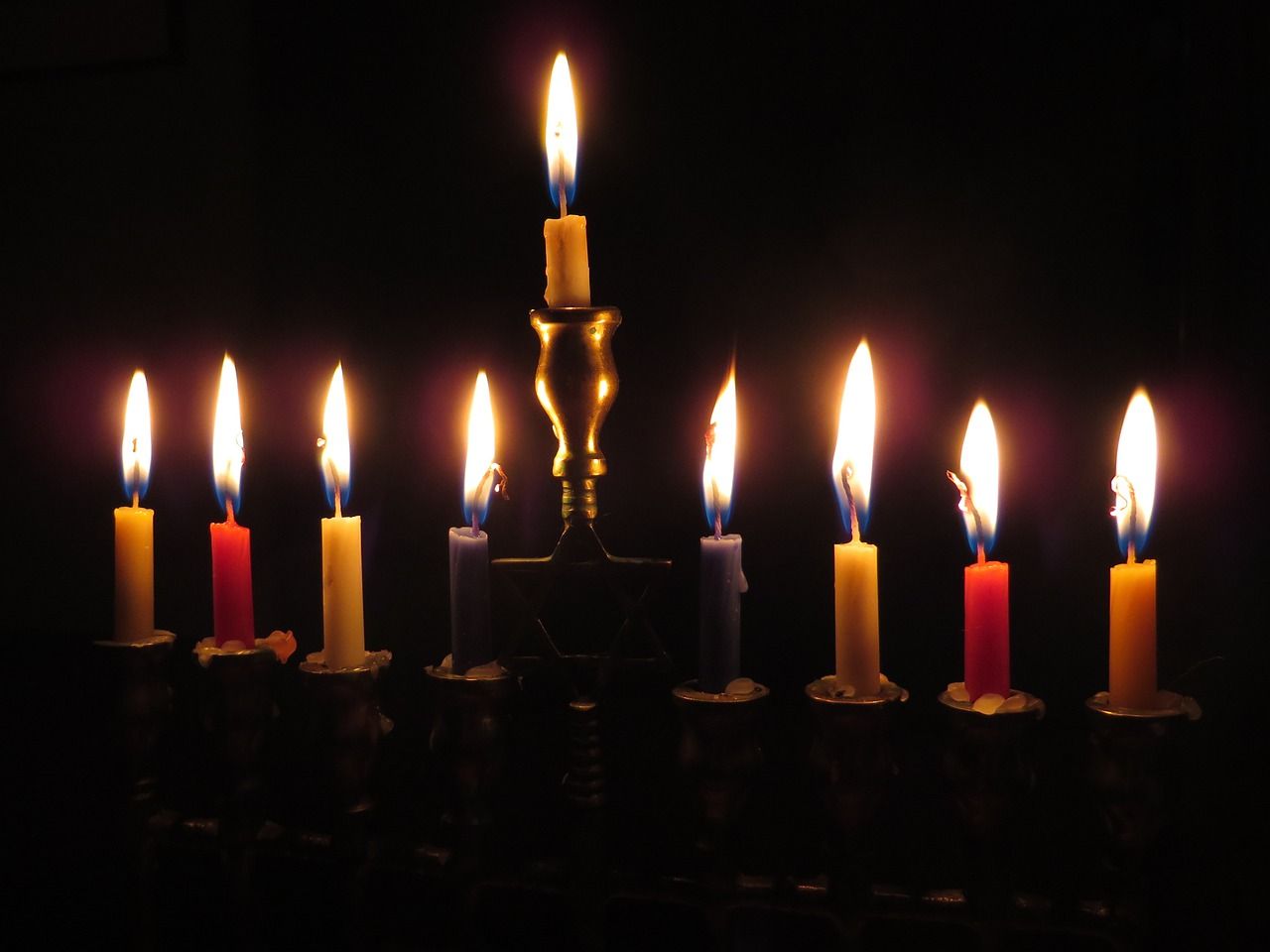 Chanoeka kaarsen (Afbeelding van kevindvt via Pixabay)